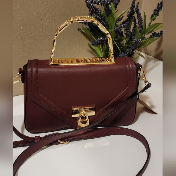 Steve Madden Gorgeous Burgandy Handbag with Gold Trim and solid handle o… - Picture 8 of 8
